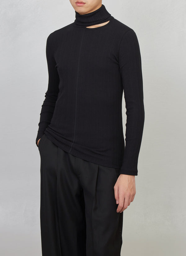 Turtleneck with signature opening