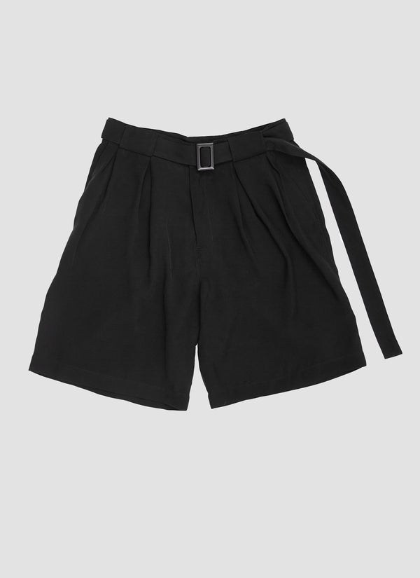 Large shorts with box pleats and belt